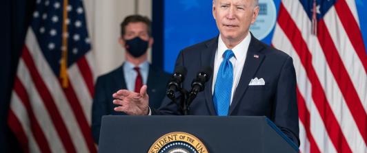 Joe_biden_soldados-ucrania.jpg