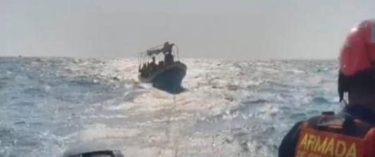 La-Armada-rescato-a-15-personas-en-emergencia-en-el-mar-de-Cartagena.jpeg