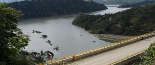 La-sequia-del-rio-Sogamoso-tiene-a-Santander-en-alerta.-Foto_-Colprensa-3.jpg