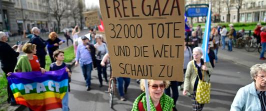Miles-de-personas-se-reunieron-en-Alemania-por-la-paz-en-Ucrania-y-Gaza.jpg