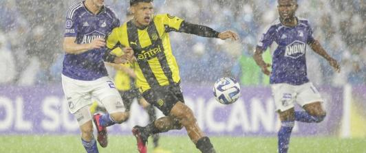 Millonarios-derroto-a-Penarol-el-juego-empezo-el-martes-y-termino-el-miercoles.jpg