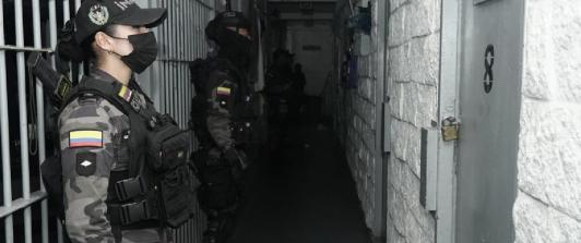 Operativo-del-INPEC-Carcel-La-Picota.jpg