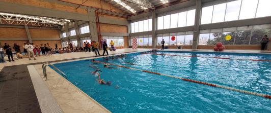 Piscina-del-CDC-Lourdes-abrio-sus-puertas-para-habitantes-de-Santa-Fe-y-La-Candelaria.jpg