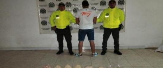 Policia-capturo-a-hombre-con-mas-de-25-kilos-de-base-de-coca.jpg