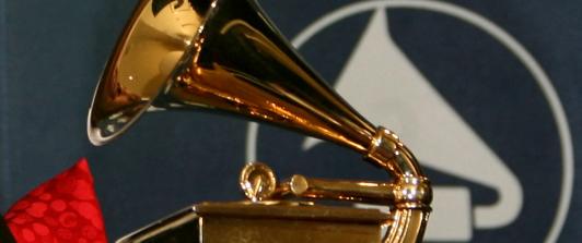 Premio-Grammy-2022.jpg