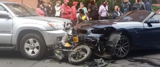bogota-video-conductor-arrolla-ladrones.jpg