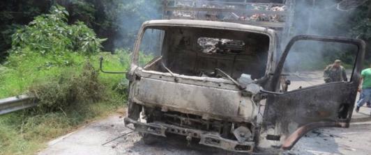 camion-incinerado-en-Valdivia-Antioquia.jpg