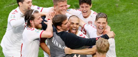 dinamarca-celebra-cuartos-eurocopa.jpg