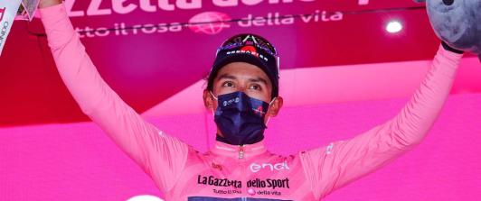 egan_bernal_giro_maglia.jpg