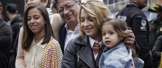 gustavo-petro-biografia.jpg