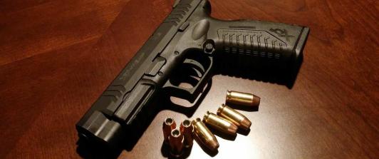 handgun-231696_1280-1.jpg