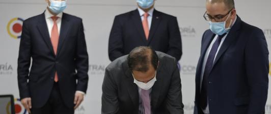 hidroituango-firma-poliza.jpg