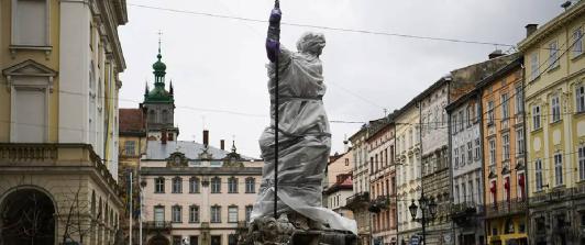 leopolis-estatuas-ucrania.jpg