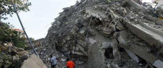 nigeria-colapsa-edificio.jpg