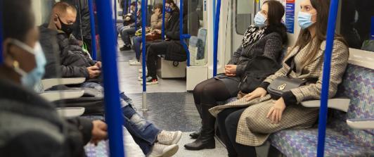 pasajeros-metro-tapabocas.jpg