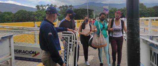 paso-fronterizo-venezuela.jpg