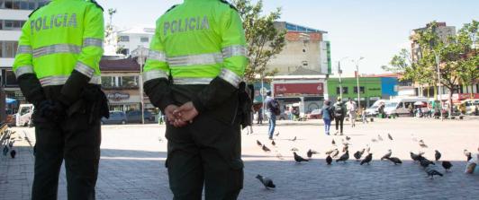 policia_colombia_plaza.jpg