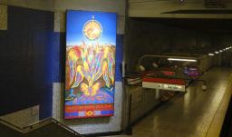 Petro inaugura mural de artista colombiano Guache en el metro de Chile