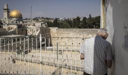 Grafiti contra la guerra en Gaza en el Muro de los Lamentos de JerusalénGrafiti contra la guerra en Gaza en el Muro de los Lamentos de JerusalénGrafiti contra la guerra en Gaza en el Muro de los Lamentos de Jerusalén