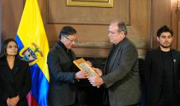 Universidad argentina otorga Doctor Honoris Causa al presidente Petro