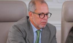 Procuraduría suspende provisionalmente al jefe de despacho presidencial por caso de pasaportes