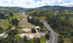 Campesinos y mineros bloquean vía Tunja - Bogotá