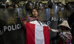 Perú vive su segundo día de protestas contra la reforma pensional que obliga a aportar a fondos privados