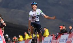 Giulio Pellizzari triunfó en la penúltima llega en alto de La Vuelta 2025