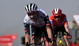 Joao Almeida le ganó el duelo a Jonas Vingegaard en el mítico L’Angliru
