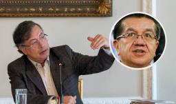 Petro le responde a exministro de Salud. / Fotos: Presidencia y AFP.