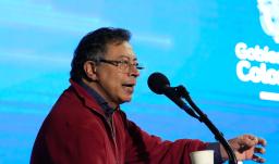 Presidente desmiente que el Gobierno usará ahorros pensionales para pagar bono