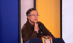 Petro rechaza versión estadounidense sobre lancha interceptada