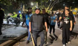 Andrés Gury Rodríguez amenazando a manifestantes en Medellín