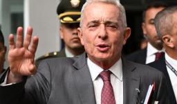 Compulsan copias a Uribe Vélez. / Foto: AFP.