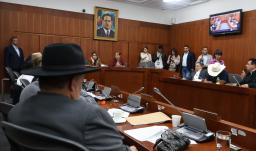 Presidente Petro como el Ministerio de Salud aseguran que la reforma a la salud sí tiene aval fiscal y anuncian acciones judiciales tras decisión de la Comisión Séptima del Senado.