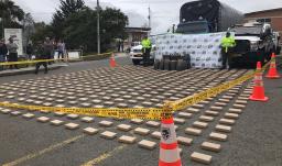 Solo en 2025 se ha destruido un laboratorio cada 40 minutos y decomisado más de 820 toneladas de drogas, lo que representa un incremento del 7 % frente al mismo periodo de 2024. 