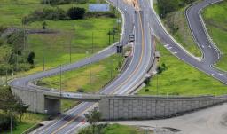 Gobierno nacional invertirá $321 billones de pesos en transporte para construir vías superiores a las 4G 