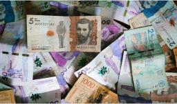 conjunto de billetes de denominación colombiana 