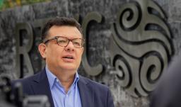 “Sus insinuaciones son canallas, le pido respeto”: Hollman Morris a Gustavo Gómez de Caracol Radio 