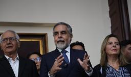 Congreso defiende megarricos y hunde reformas sociales: Benedetti