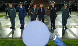 Presidente Petro anuncia salario mínimo en la Fuerza Pública.