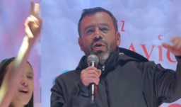 imagen del alcalde Carlos Fernando Galán en el conteo regresivo para inaugurar el alumbrado navideño