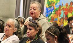 Gobierno reglamenta ley que reconoce a las mujeres buscadoras
