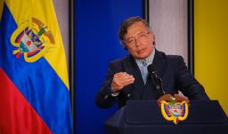 Petro defiende Emergencia Económica y Salario Mínimo Vital