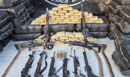 Armada incautó cocaína, marihuana y fusiles en frontera con Brasil.