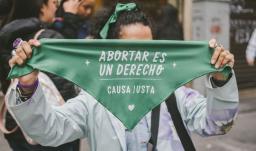 Concejo de Bogotá aprueba un proyecto que impone nuevas barreras al acceso al aborto