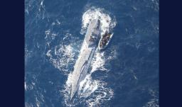 Interceptan narcosubmarino con 10 toneladas de cocaína.