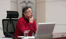 Empresariado debe pagar quincena con salario vital: Petro.