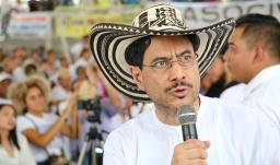 Iván Cepeda convoca marcha en Bogotá a favor del salario mínimo vital y en respaldo al presidente Petro