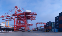 Barco Carguero, Puerto de Carga y Containers del Comercio Exterior